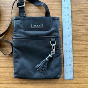 TUMI Small Leather Crossbody Travel Bag Adjustable Strap Magnetic Closure